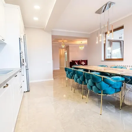 Seasons Apartment Brasov