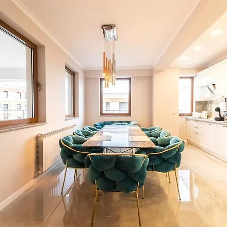 Seasons Apartment Brasov